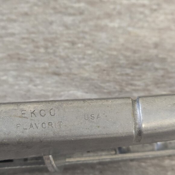 Vintage EKCO Aluminum Garlic Onion Juicer Press – Mid-Century Kitchen Tool USA - Picture 3 of 6